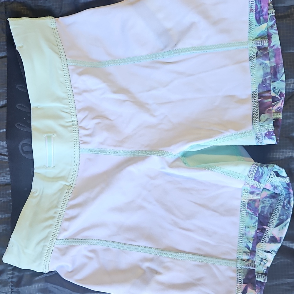 Lululemon Short 2 - Picture 5 of 8